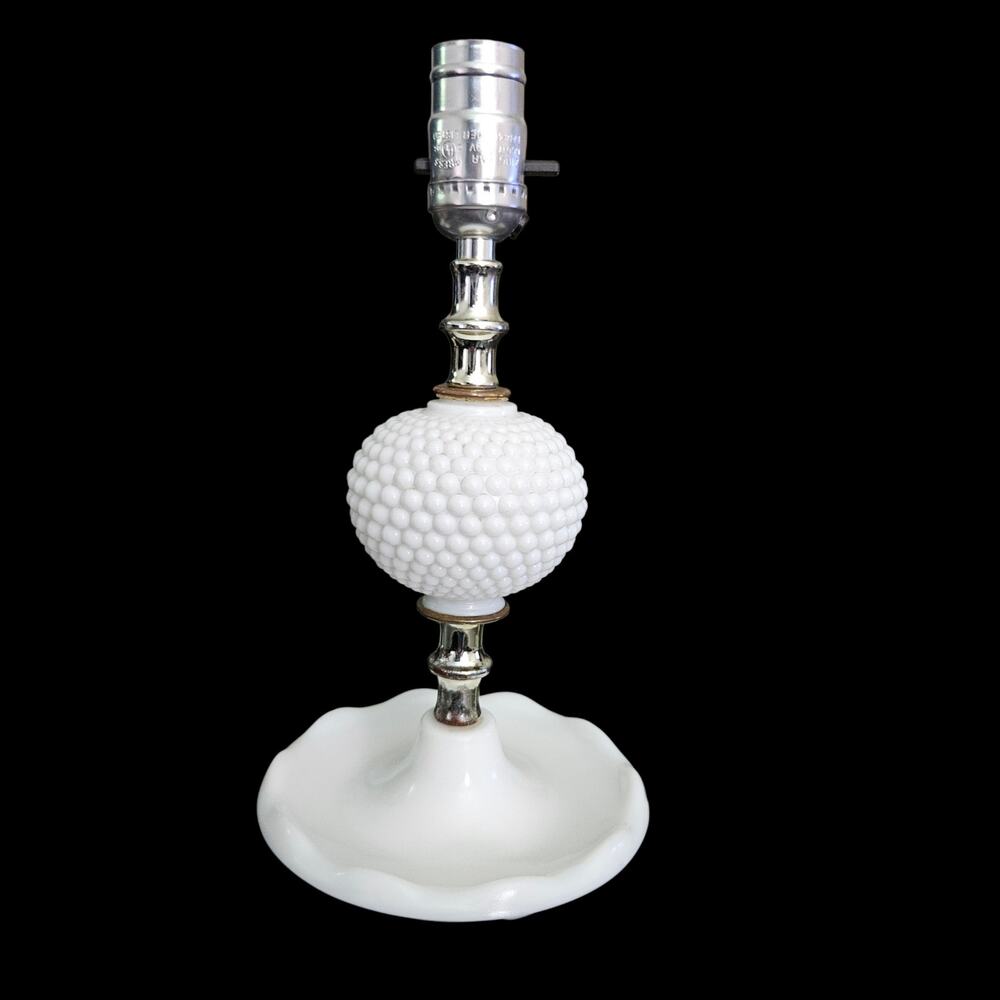 Vintage White Milk Glass Hobnail Table Lamp Scalloped Base Accent Light